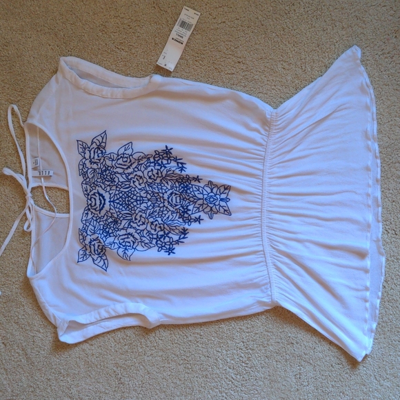 New! Elle Floral Blouse - Picture 5 of 7